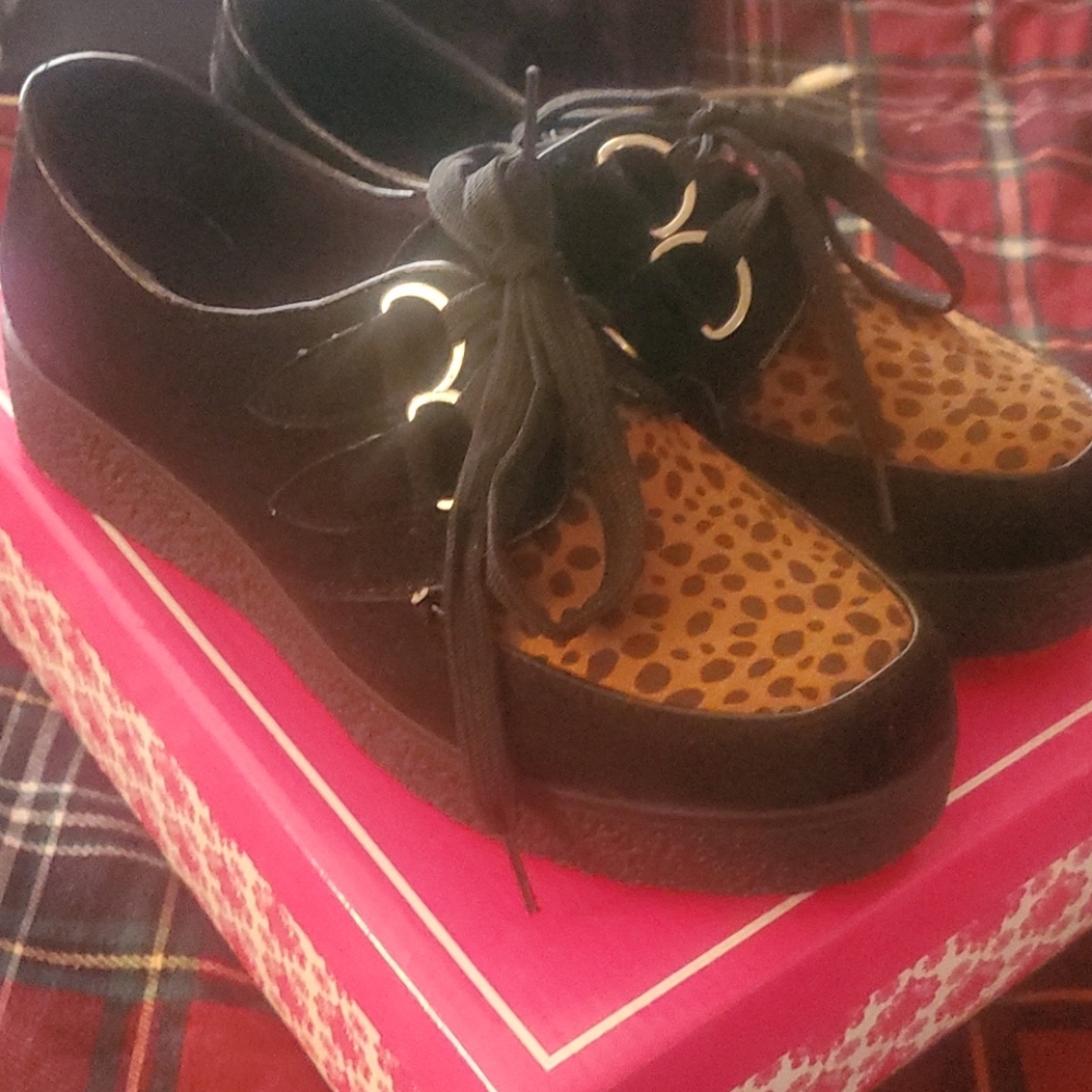 Leopard  suede shoes